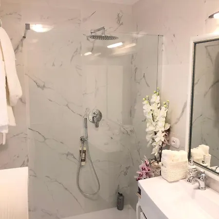 D'este Attico Con Piscina Rooftop جوان ليه باه